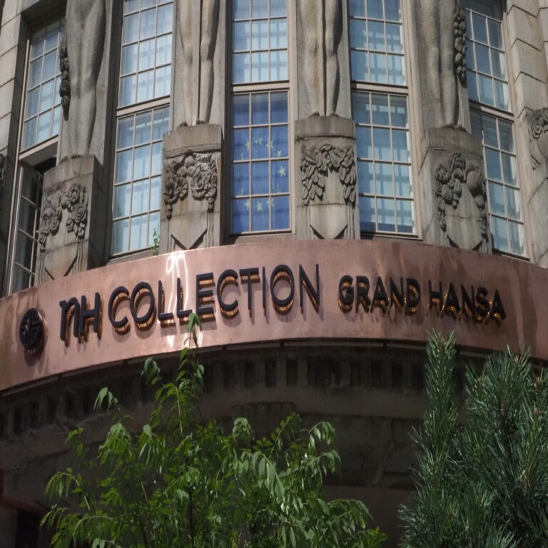 Grand Hansa hotelli Lasimestari Bergholm asiakas